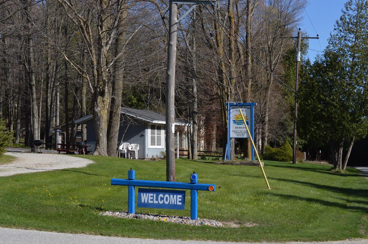 Baileys Sunset Motel Baileys Harbor Exterior photo